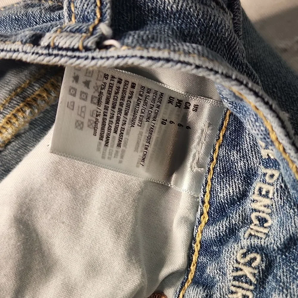 American‎ Eagle Outfitters buttoned jean skirt 6